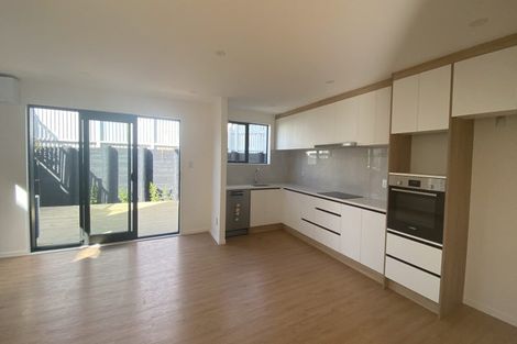 Photo of property in 37a Allington Road, Massey, Auckland, 0614