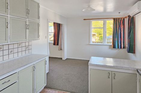 Photo of property in 14 Thomson Grove, Stokes Valley, Lower Hutt, 5019