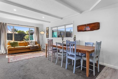 Photo of property in 73 Dunns Avenue, The Pines Beach, 7630