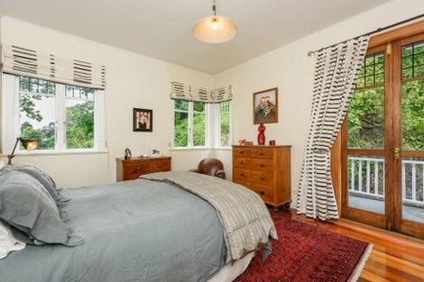 Photo of property in 135 Glenmore Street, Kelburn, Wellington, 6012