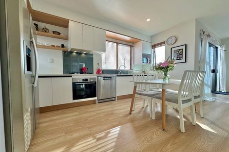 Photo of property in 1/4 Edgerton Road, Te Atatu Peninsula, Auckland, 0610