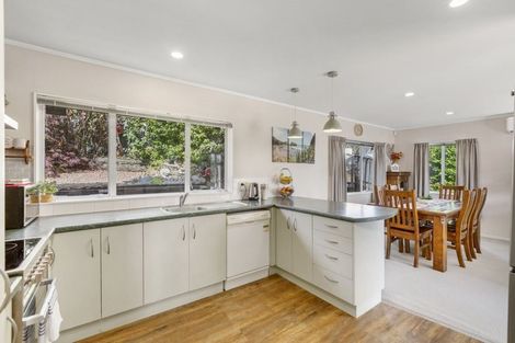 Photo of property in 10 Ryden Place, Glen Eden, Auckland, 0602