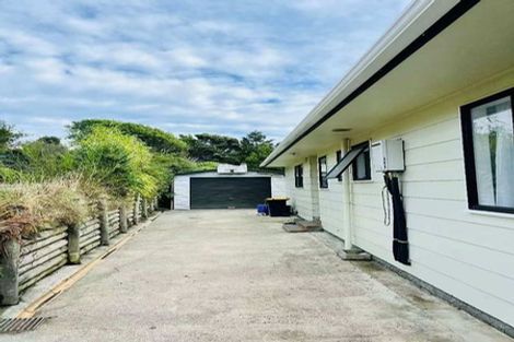 Photo of property in 6 Ruth Grove, Karori, Wellington, 6012