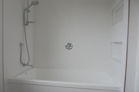 Photo of property in 25 Putnam Street, Northland, Wellington, 6012