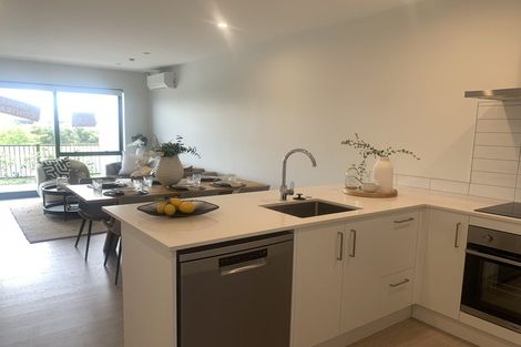 Photo of property in 2/18 Paraone Crescent, Takanini, 2112