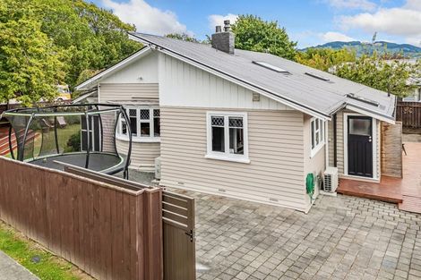 Photo of property in 77 Ward Street, Wallaceville, Upper Hutt, 5018