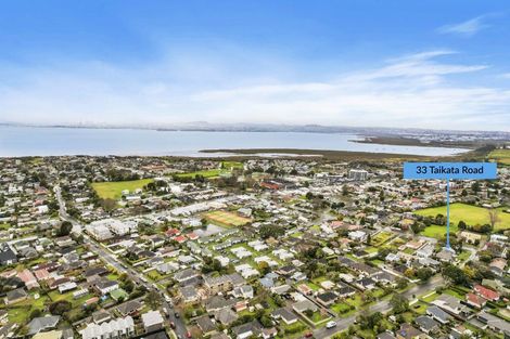 Photo of property in 33 Taikata Road, Te Atatu Peninsula, Auckland, 0610