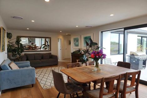 Photo of property in 63 Wairau Road, Oakura, 4314