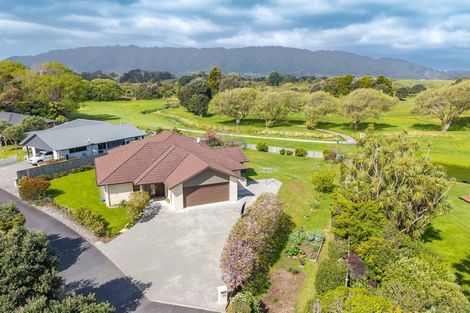 Photo of property in 38 Titoki Road, Waikanae Beach, Waikanae, 5036