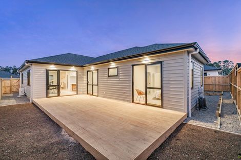 Photo of property in 13 Konoba Avenue, Kumeu, 0810