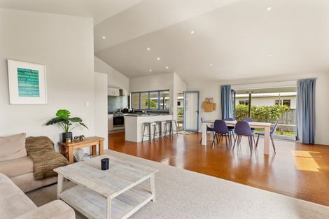 Photo of property in 15 The Crowsnest, Cooks Beach, Whitianga, 3591