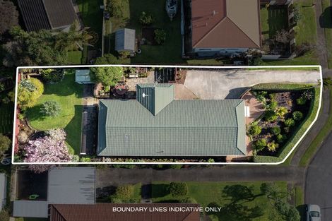 Photo of property in 21 Tupaki Place, Pakuranga Heights, Auckland, 2010