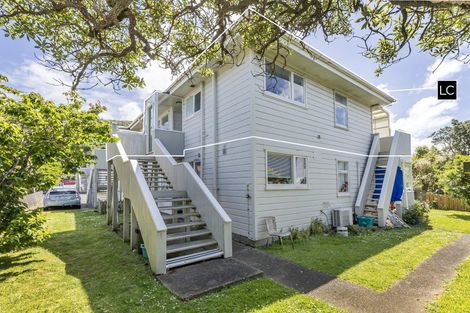 Photo of property in 139u1 Queens Drive, Lyall Bay, Wellington, 6022