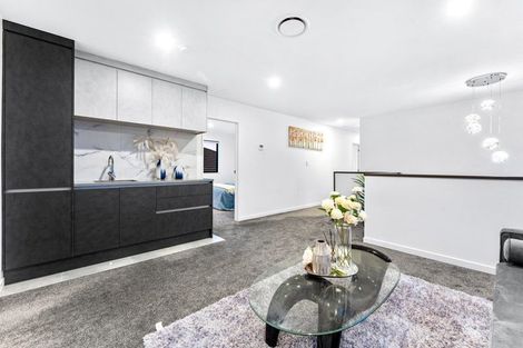 Photo of property in 25 Henriette Place, Totara Park, Auckland, 2105