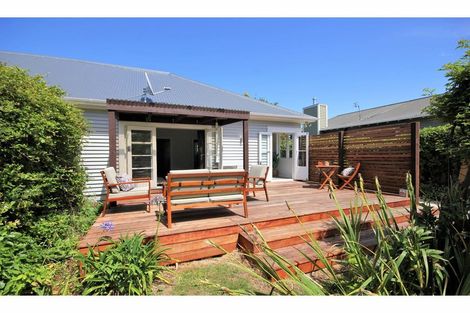 Photo of property in 22 Wilsons Road, Saint Martins, Christchurch, 8022