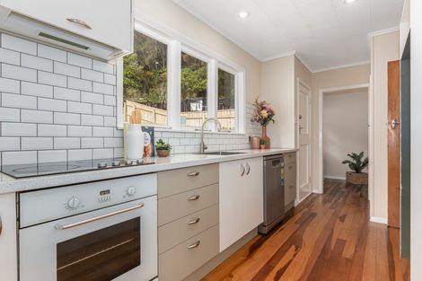 Photo of property in 73 Petrie Street, Wainuiomata, Lower Hutt, 5014