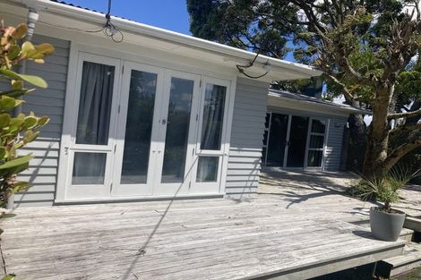 Photo of property in 99 Gloria Avenue, Te Atatu Peninsula, Auckland, 0610