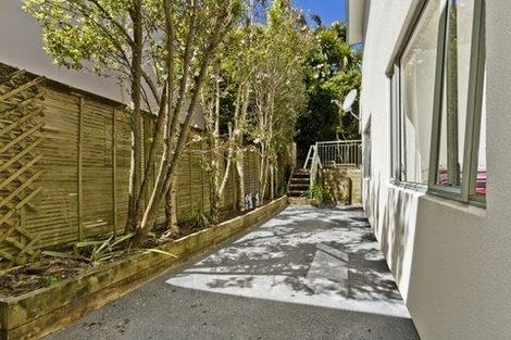 Photo of property in 26/15 Bush Lane, Northcote Point, Auckland, 0627