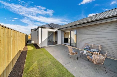 Photo of property in 21 Ellmers Street, Woodend, 7691
