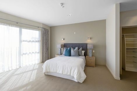 Photo of property in Quarterdeck, 3/4 Buller Street, New Plymouth, 4310
