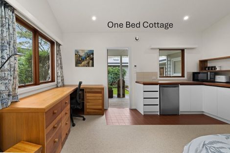 Photo of property in 10 Guthrie Road, Havelock North, 4130