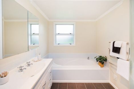 Photo of property in 8 Firth Place, Awapuni, Palmerston North, 4412