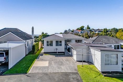 Photo of property in 92 Mangorei Road, Strandon, New Plymouth, 4312