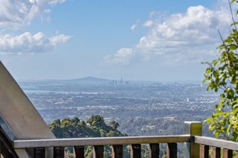 Photo of property in 440 Scenic Drive, Waiatarua, Auckland, 0612