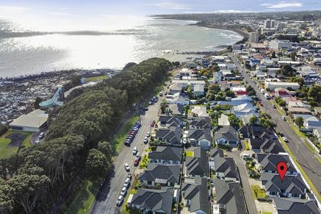 Photo of property in 4 Sawyers Way, New Plymouth, 4310