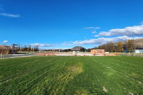 Photo of property in 3 Rubus Street, Wanaka, 9382