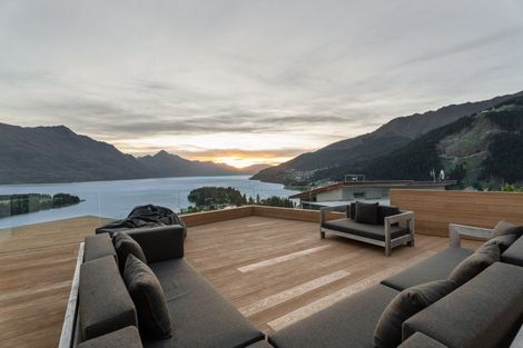 Photo of property in 32 Edinburgh Drive, Queenstown, 9300