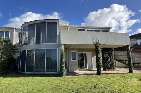 Photo of property in 23 Bernleigh Terrace, West Harbour, Auckland, 0618