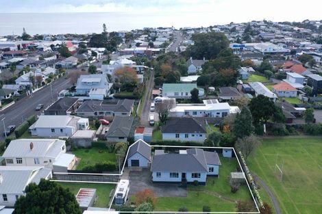 Photo of property in 25a Paynters Avenue, Strandon, New Plymouth, 4312