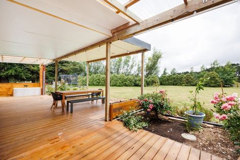 Photo of property in 2 Ashgrove Lane, Ashhurst, 4470