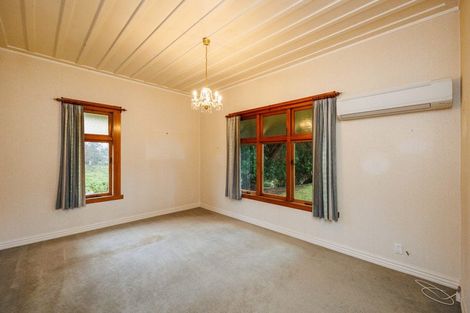 Photo of property in 56 Ongo Road, Hunterville, 4730