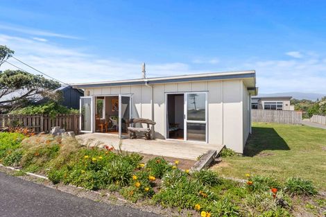 Photo of property in 66a Marine Parade, Otaki Beach, Otaki, 5512