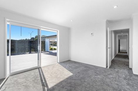 Photo of property in 10 Wentworth Lane, Waiwhakaiho, New Plymouth, 4312