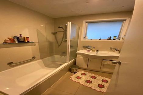 Photo of property in 24 Onedin Place, Titirangi, Auckland, 0604