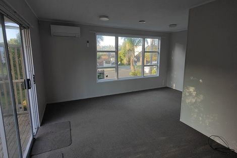 Photo of property in 74 Rosario Crescent, Red Beach, 0932