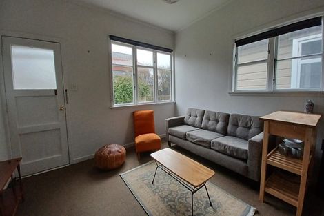 Photo of property in 51 Endeavour Street, Lyall Bay, Wellington, 6022