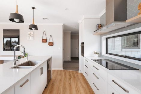 Photo of property in 4r Estates Terrace, Welcome Bay, Tauranga, 3175