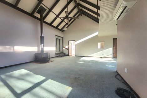 Photo of property in 37 Sunset Road, Totara Vale, Auckland, 0632