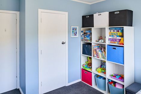 Photo of property in 31 Larsen Crescent, Tawa, Wellington, 5028