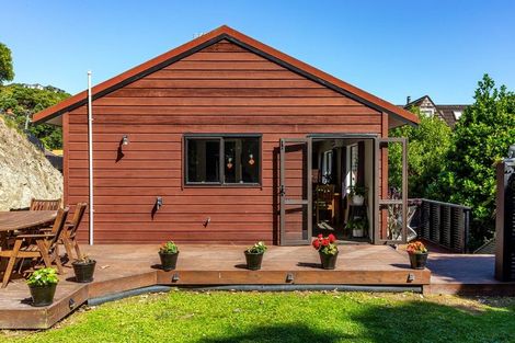 Photo of property in 10b Mersey Street, Island Bay, Wellington, 6023
