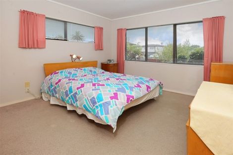 Photo of property in 180 Te Atatu Road, Te Atatu South, Auckland, 0610