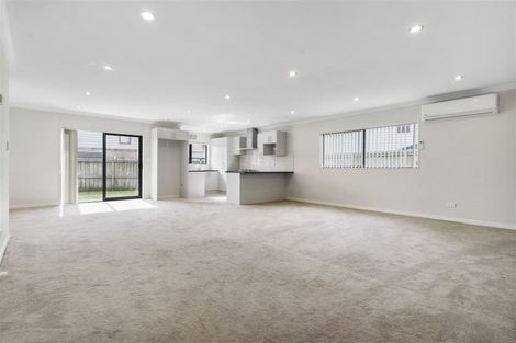 Photo of property in 6 Kirikiri Drive, Papakura, 2110
