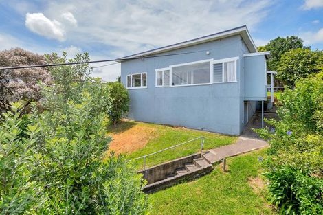 Photo of property in 15 Awaroa Road, Helensville, 0800