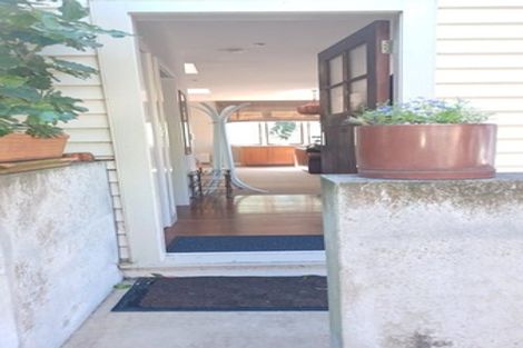 Photo of property in 90 Awa Road, Seatoun, Wellington, 6022