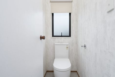 Photo of property in 50 Rhinevale Close, Henderson, Auckland, 0612