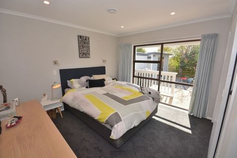 Photo of property in 17a Matenga Street, Waikanae, 5036